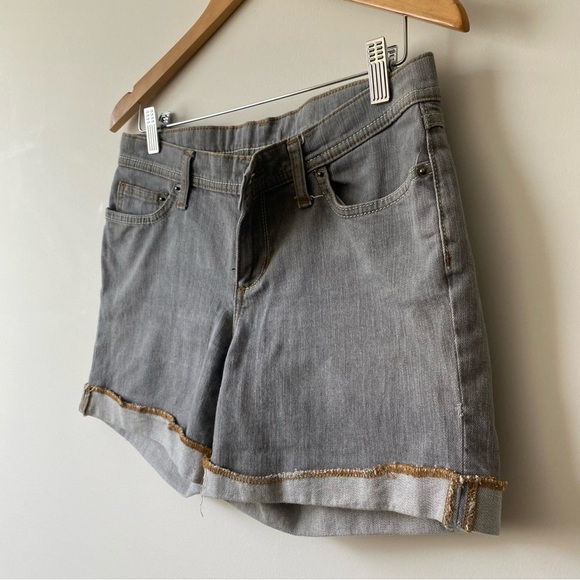 Patagonia Women’s Denim Shorties Size 28 Light Grey Wash - Picture 7 of 14